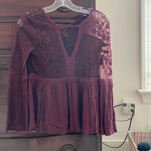 American Eagle maroon top